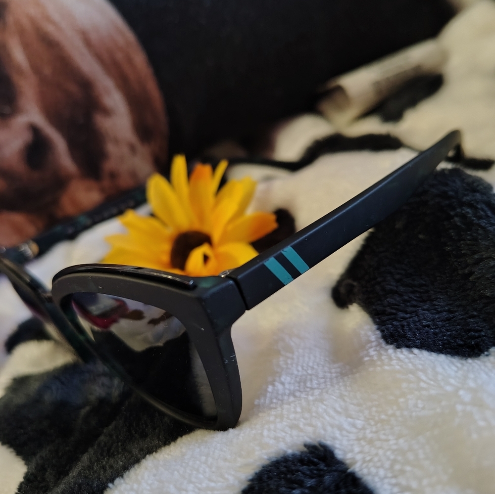 Stylish Black Sunglasses And Rose Pink Wallet.